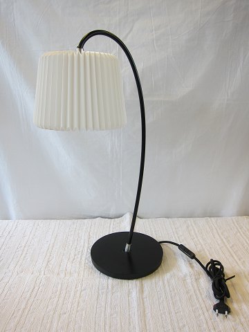 Le Klint "Snowdrop" bordlampe (LK 320B) inkl. skærm
Brugt, men meget flot stand inkl. brugsanvisning
H: 58 cm