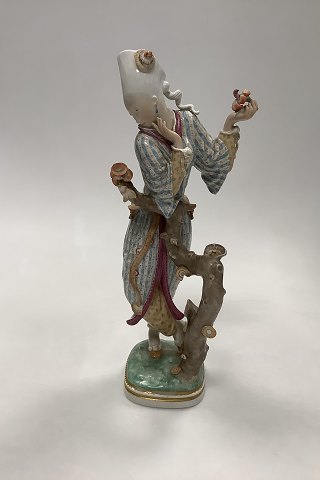 Royal Copenhagen Figur Månepige No 2412. Designet af Gerhard Henning UDLÅNT TIL 
VEJEN OG ØREGAARD MUSEUM TIL SEPTEMBER 2026