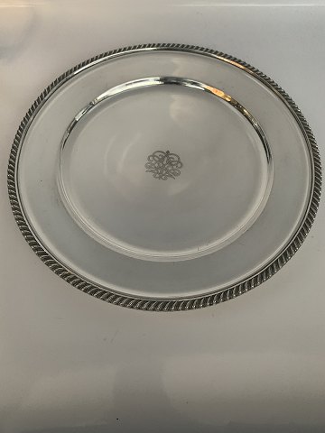 Svend Toxværd. Silver cover plate / PlatterThree-towered silver / 830s.Diameter 27 cm