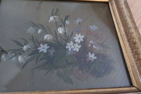 Painting with snowdropsA beautiful optimistic motivH: 31cmW: 37cmAbout 1890Frame made of gilded wood and plaster of ParisIn a good condition