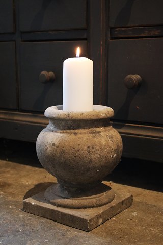 Gammel fransk krukke (Lysestage til bloklys) 
i massiv marmor med en SUPER fin patina...
