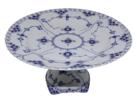 Blue Fluted Full Lace
Flat cake bowl on stand