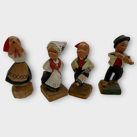 Various wooden items