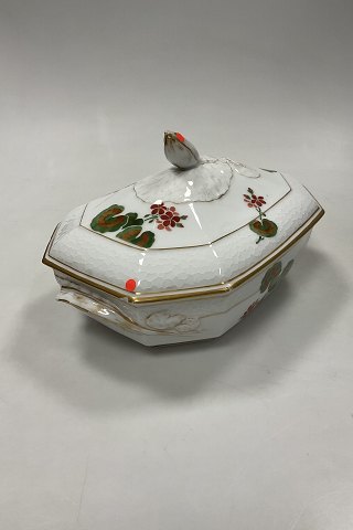 Royal Copenhagen Art Nouveau Pattern No. 225 Geranium Tureen  No. 2038 / 2040
