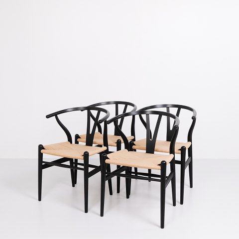 Sæt Af Fire Y-Stole - Model Ch24 - Soft Black - Hans J. Wegner - Carl Hansen & 
Søn
