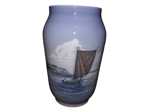 Royal CopenhagenLarge vase with sailboat