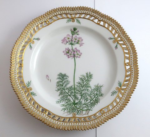 Royal Copenhagen. Flora Danica plate w. open-work border. Diameter 25 cm. Model 3553. (1 quality). Hottonia palustris L