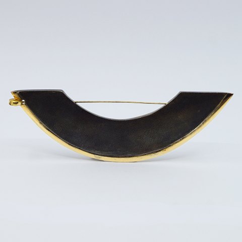 Anette Kræn; A large brooch in silver and 14k gold