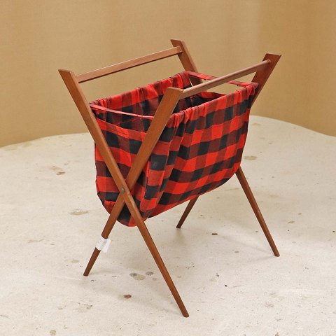 Magasinholder i teak og stof39 cm