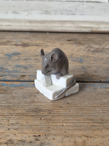 Royal Copenhagen figurine - mouse on sugar cubes no. 510