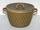 Relief
Larger pot with lid