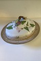 Danam Antik 
presents: 
Royal 
Copenhagen 
Flora Danica 
Covered Dish No 
20/3567 Oval