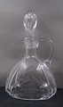 Vinkaraffel i klart glas med slibninger og 
original prop 24cm
