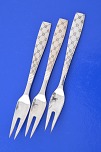 Silver  plaid cutlery