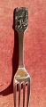 Dragsted kgl. hofjuvelerer, børnebestik i sølv. 
Barnegaffel 14,7cm med "En lille Nisse rejste".