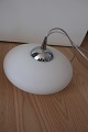 Smuk pendel / Loftslampe af materet hvidt glas
Design: Odreco, Danmark
H: 21cm/22cm inkl. spids 
H: 14cm/15cm kun selve glasset 
Diam: ca. 26cm
Med ledning