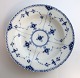 Royal Copenhagen. Musselmalet, halvblonde. Dyb tallerken. Model 565. Diameter 
24,5 cm.  (2 sortering)