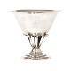Aabenraa 
Antikvitetshandel 
präsentiert: 
Georg 
Jensen Aufsatz 
in 
Sterlingsilber. 
Periode 
1933-44. #17B. 
H: 13cm. ...