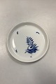 Royal 
Copenhagen Bleu 
Royal Rundt Fad 
No. 9944