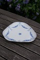 Empire 
porcelæn, 
trekantede fade 
nr. 40