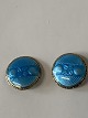 2 stk. Blå emalje knapper i sterling sølv 
Måler 1,7 cm.