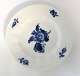 Royal Copenhagen. Blå blomst, kantet. Kagetallerken. Model 8518. Diameter 17,5 
cm. (2 sortering)