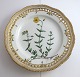 Lundin Antique präsentiert: Royal Copenhagen. Flora Danica Teller m. durchbrochener Kante. Durchmesser 25 cm. ...