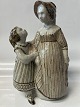 B&G Stentøjs figur - Mor og datter.No. 206.Højde 25 cm.