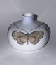Art nouveau: Miniature vase med sommerfugle fra Royal Copenhagen