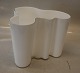 Alvar Alto Savoy Vase - hvid opaline glas 16.5 x 21 cm