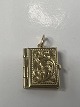 14 karat guld. Bog.Charms / Vedhæng.Højde 1,7 cm.