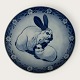 Royal CopenhagenMor og barn platteKanin med ...