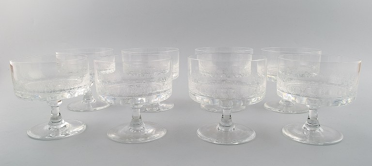 8 Wiinblad glass.
