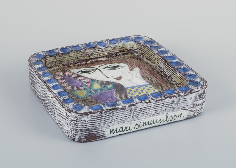 Mari Simmulson for Upsala Ekeby, Sweden. Ceramic bowl in modernist style. Womans face and flowers in a vase.