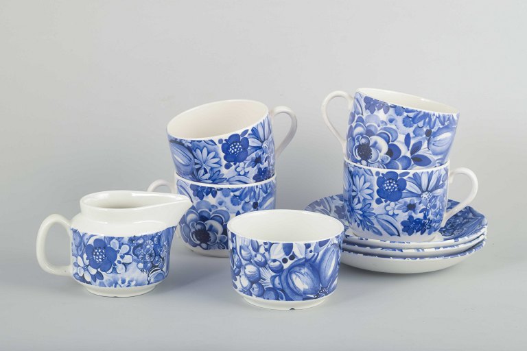 Gefle, "Blå Blomster"4 tea cups with saucers, sugar bowl and creamer, mid-century.