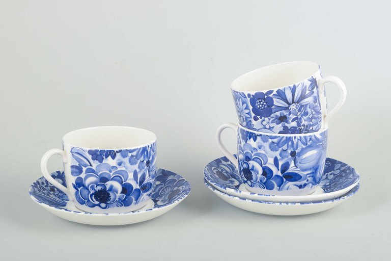 Gefle, "Blå Blomster"3 tea cups with saucers, mid-century.