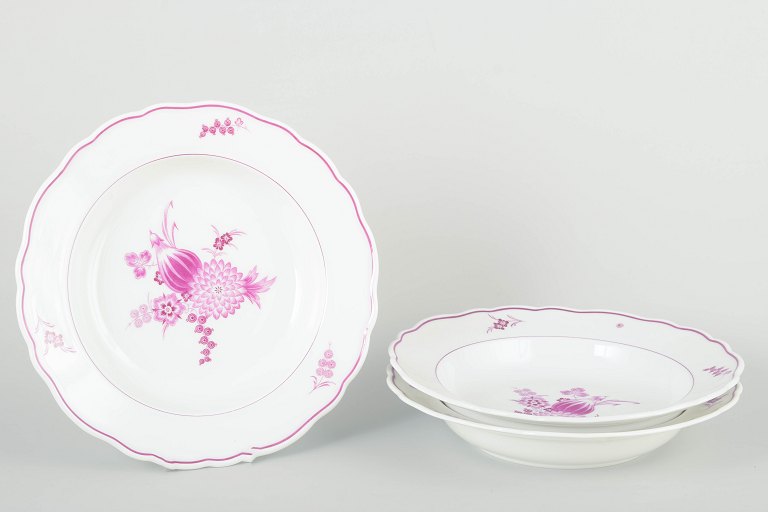 Meissen, Germany3 deep plates, early 20th century.