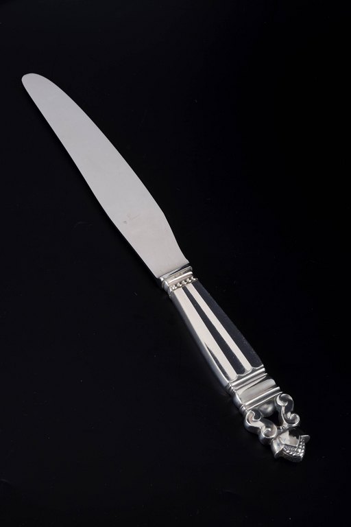 Georg JensenLong dinner knife, “Acorn / Konge”.Sterling silver and stainless steel, after 1944.