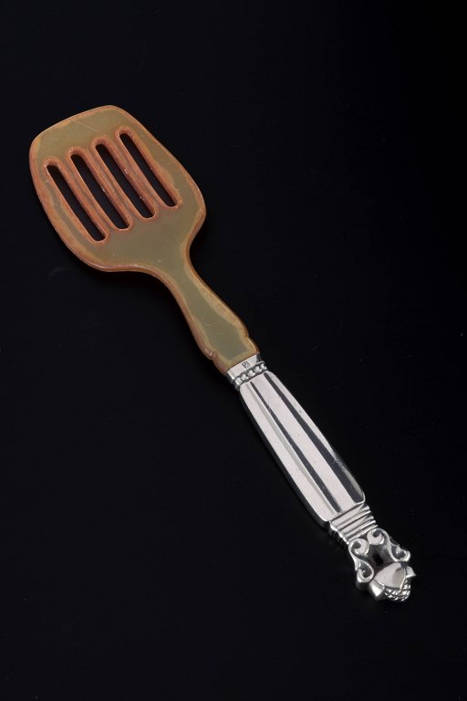 Georg JensenSardingaffel, “Konge / Acorn”.Sterlingsølv, 1933–44.