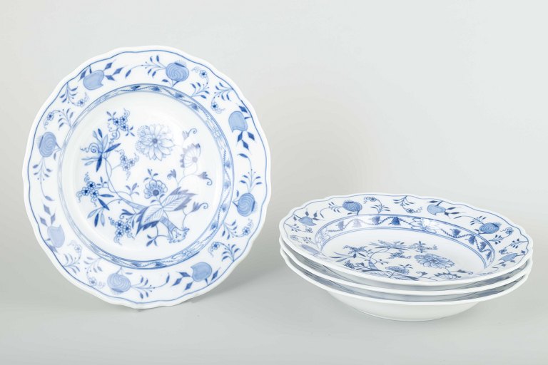Meissen4 soup plates, “Blue Onion” pattern, early 20th century.