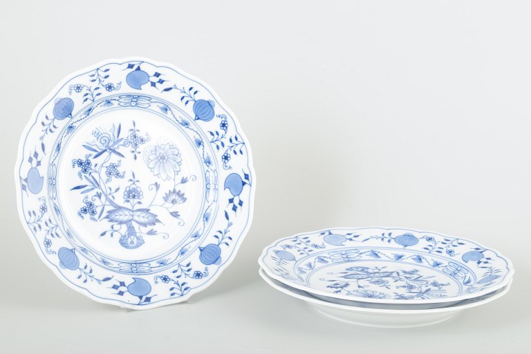 Meissen3 salad plates, “Blue Onion” pattern, early 20th century.