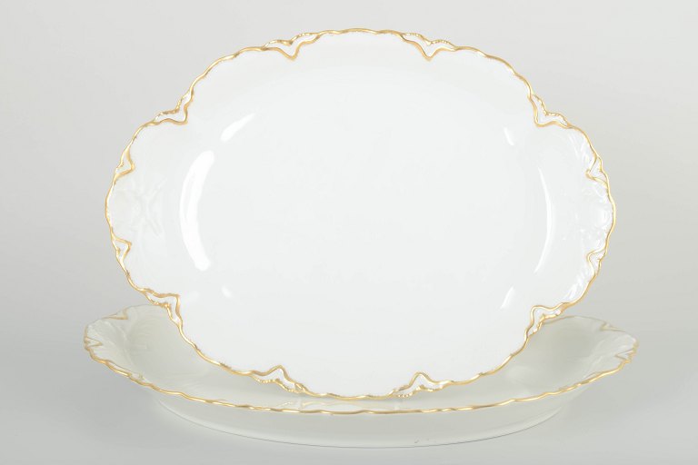 Haviland, France2 oval dishes, 1940s.