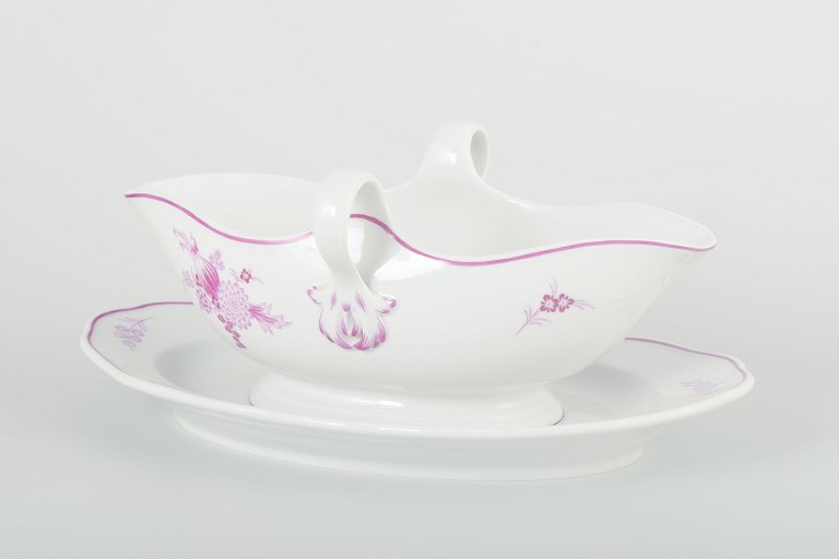 Meissen, GermanySauce boat, 1930s.