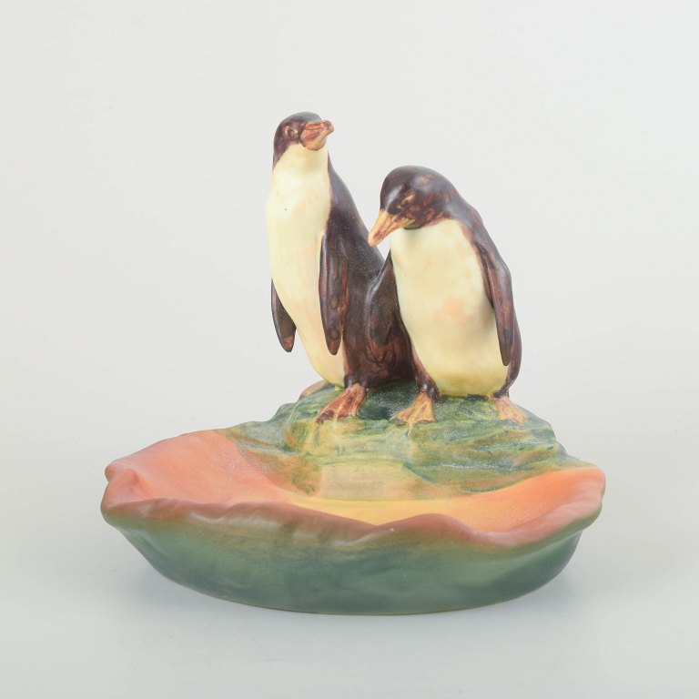 Ipsens EnkeArt pottery bowl with penguins, model 228.