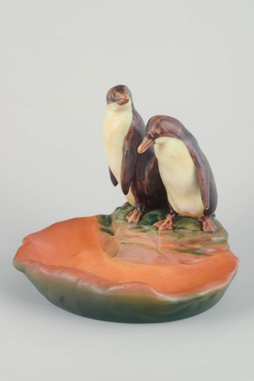 Ipsens EnkeDecorative dish, 1920s/30s.