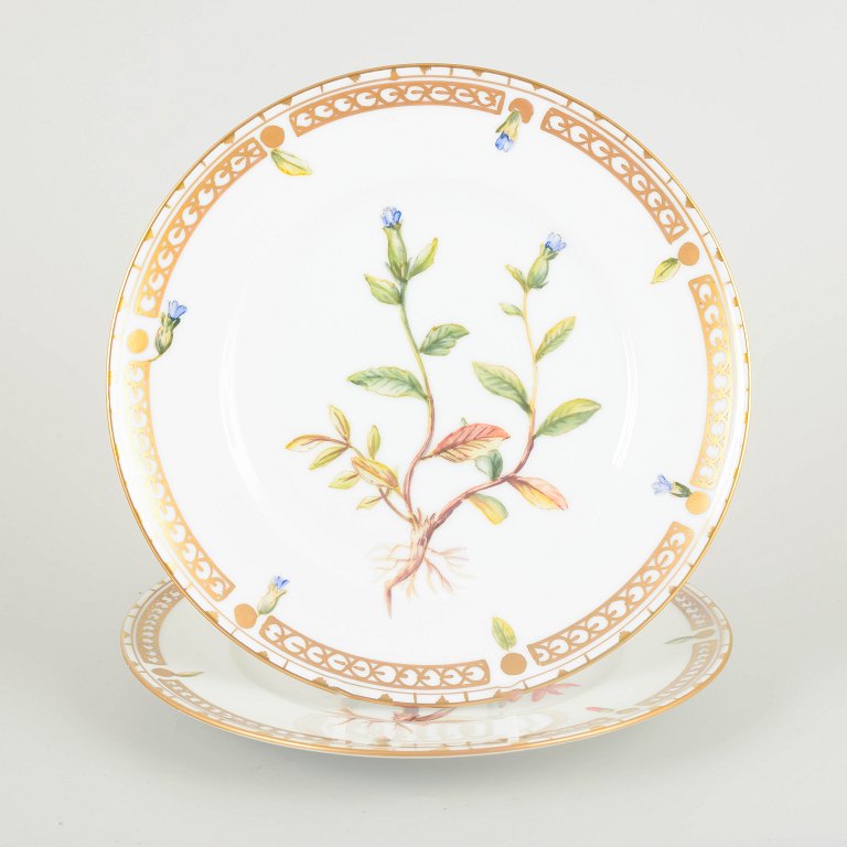 Bing & Grøndahl “Flora Danica” style.2 lunch plates, 1920s.