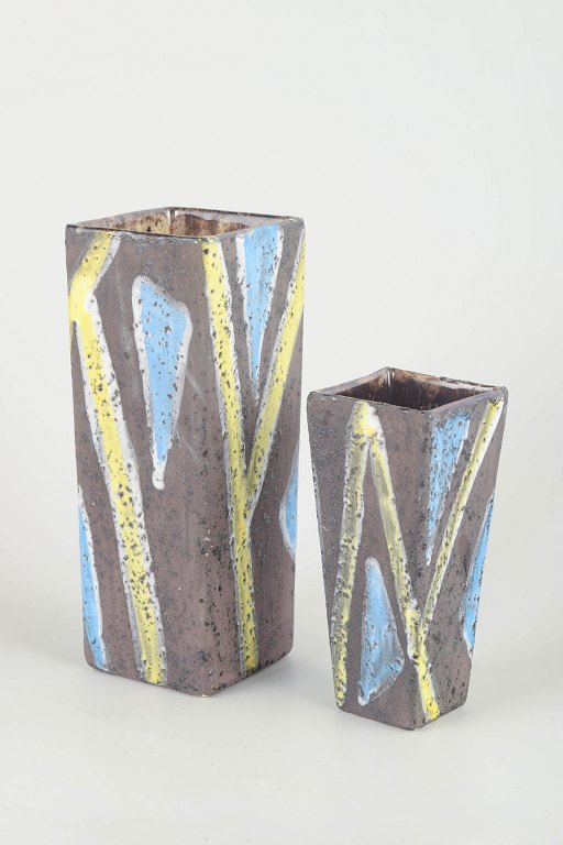 Guido Gambone, ItalyTo håndlavede studiovaser, 1960’erne.