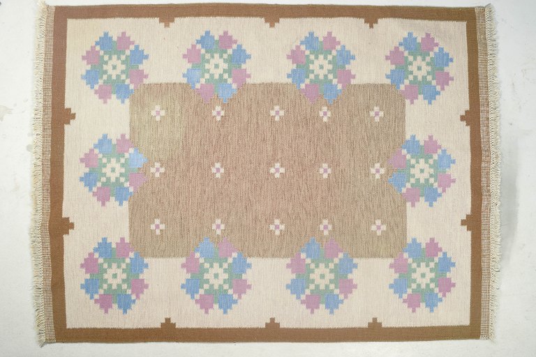 Svensk tekstildesignerRölakan tæppe, 1960’erne.