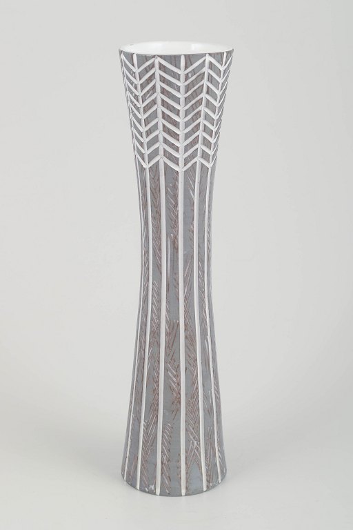 Mari Simmulson for Upsala-EkebyLarge vase, model 4333, 1960s.