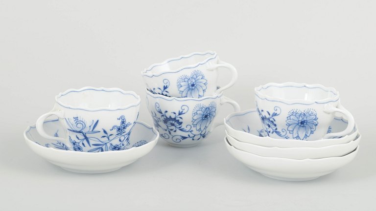 Meissen – “Blue Onion” set of four coffee cups with saucers, mid-20th century.